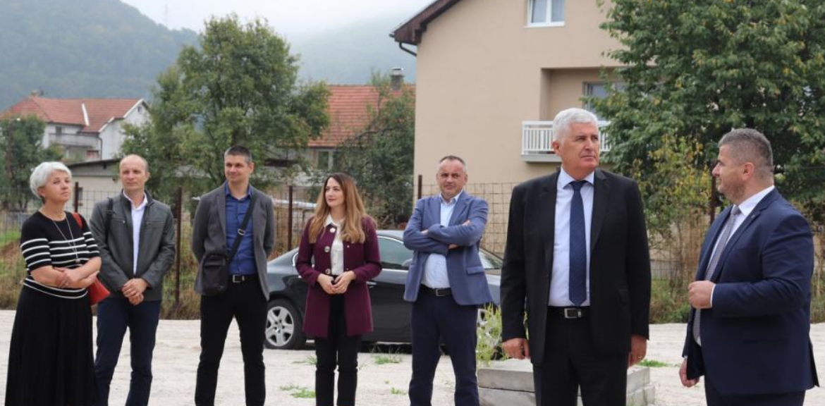 Dragan Ovi Posjetio Novi Travnik Do Ekalo Ga Nekoliko Gra Ana