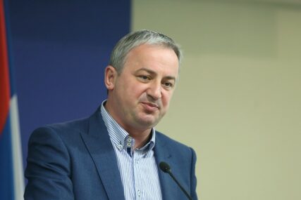 Borenović: Nije vraćena 61 vreća s neiskorištenim glasačkim listićima