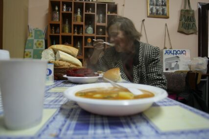 "Merhamet" Švedske donirao 120 hiljada KM javnim kuhinjama u BiH