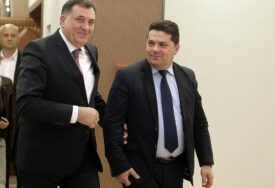 DVA BJEGUNCA NA ISTOM MJESTU Dodik i Stevandić sastaju se danas u Banja Luci
