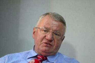 Hag prepustio predmet protiv Šešelja i njegovih saradnika pravosuđu u Srbiji