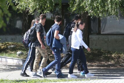 Učenici u evropskoj državi usmeno će braniti radove radi sprečavanja zloupotrebe AI-ja