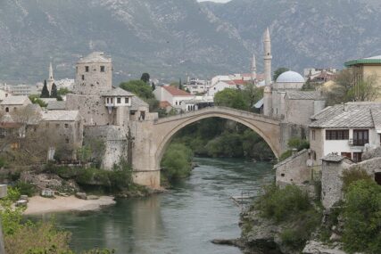 Na današnji dan prije 20 godina počela obnova Starog mosta u Mostaru