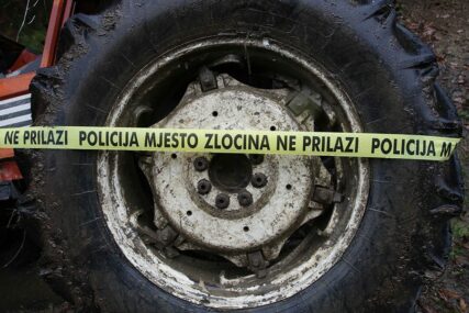 Tragedija u Busovači: Traktor sletio s puta, poginuo muškarac