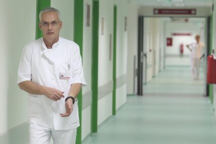 Podrška medicinskim sestrama i tehničarima Kliničkog centra za povećanje zarada