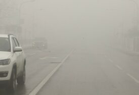 Magla u jutarnjim satima smanjuje vidljivost na pojedinim dionicama u BiH