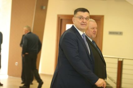 Revizija UIO: Problematični milionski tenderi, na određeno bez konkursa zaposlili 197 ljudi