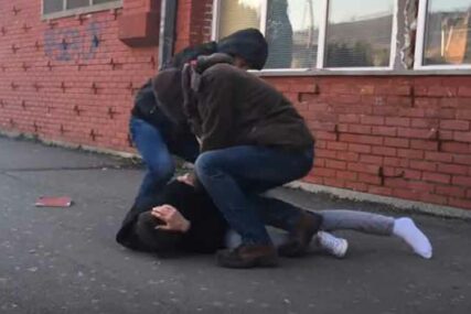 Momak u Beogradu fizički napadnut zbog seksualne orijentacije tokom TikTok lajva