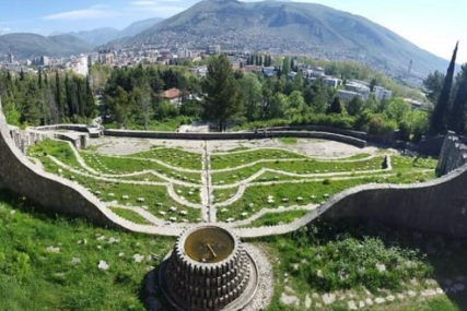 Nakon što je uništeno Partizansko groblje u Mostaru oglasio se gradonačelnik Kordić