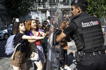 Više od 200 ljudi uhapšeno tokom Parade ponosa u Istanbulu