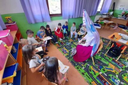 OLOVO: Bibliotekarka Sanela je dječija dobra vila