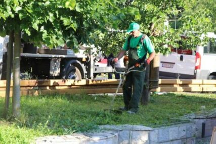 Počela velika akcija čišćenja Starog Grada, i načelnik Hadžibajrić zasukao rukave