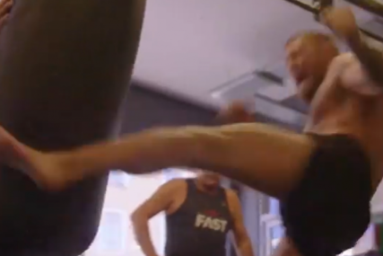 Conor McGregor sve je bliže povratku: Pogledajte kako razvaljuje vreću nogom koju je ozlijedio