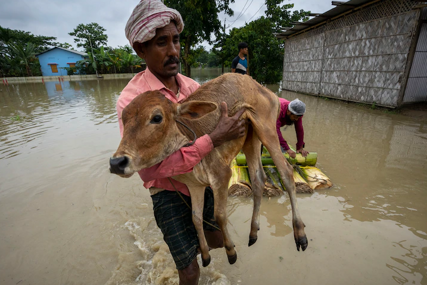 Najmanje 18 poginulih u katastrofalnim poplavama u Indiji i Bangladešu