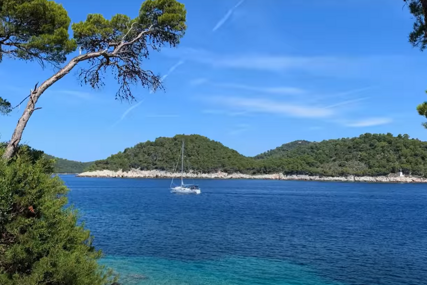 Guardian uvrstio hrvatski otok među 10 najljepših nerazvikanih evropskih otoka