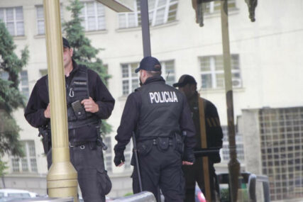 Policijska akcija u Sarajevu: Rasvjetljavanje pokušaja ubistava, posjedovanja droga...