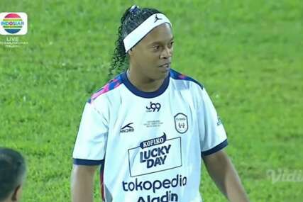 (VIDEO) Ronaldinho debitovao za novi klub, cijeli stadion oduševljeno klicao