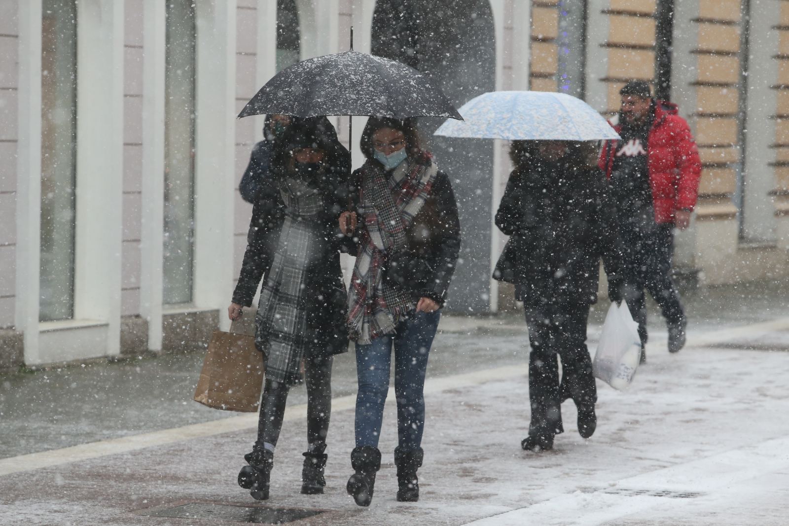 Zbog Obimnih Padavina I Jakog Vjetra Upaljen Meteoalarm, Očekuje Se ...