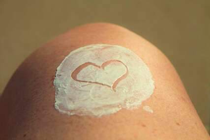 Najčešće greške kod nanošenja kreme za sunčanje mogu uzrokovati ozbiljne posljedice na koži