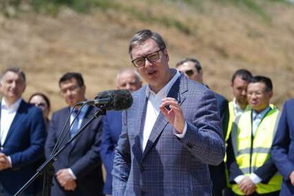 Vučić najavio povećanje penzija u Srbiji