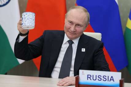 Putin: Ako nema hljeba jedite kolače