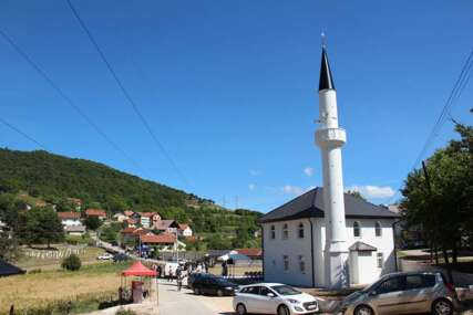 Svečano otvorena džamija u bugojanskom naselju Ždralovići