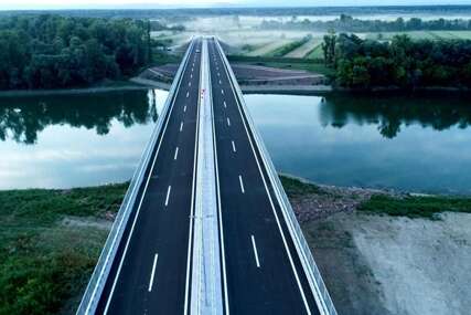 Pogledajte kako izgleda most na Savi koji spaja BiH i Hrvatsku