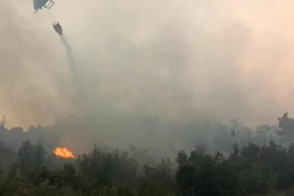 Požar na lokaciji Šurmanaca i Bijakovića, kod Čapljine, još uvijek nije ugašen