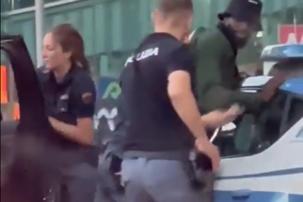 Fudbaler Milana zaustavljen na cesti, policajci mu prijetili pištoljima