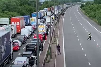 Velike demonstracije širom Britanije: Građani bijesni zbog cijena goriva, blokirani auto-putevi