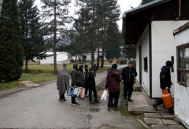 Mještani ogorčeni zbog migrantskog kampa u Blažuju: "Može mi i kuću zapaliti i nikom ništa"