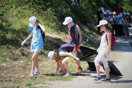 Djeca učestvovala u projektu čišćenja pješačkih staza na Trebeviću