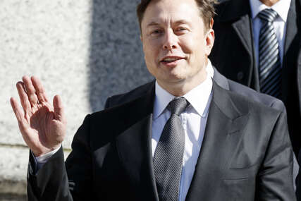 Elon Musk ismijava Zelenskog koji traži pomoć za odbranu