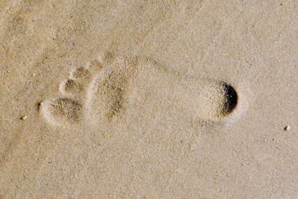 Nevjerovatan trik: Kako da očistite pijesak sa sebe