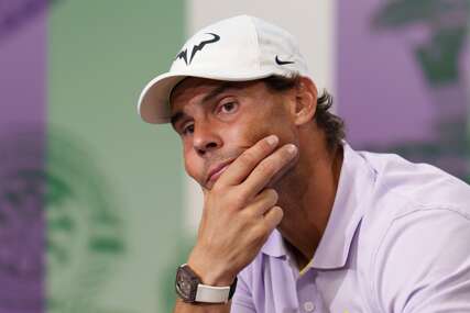 Digla se prašina oko Nadalove povrede na Wimbledonu: Par dana kasnije vozio skuter na vodi