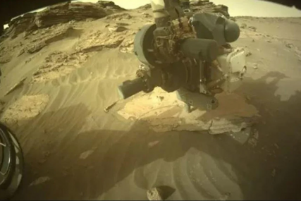 NASA rover snimio čudan predmet na Marsu. Međutim, tek je onda uslijedio šok koji ni nauka ne objasni