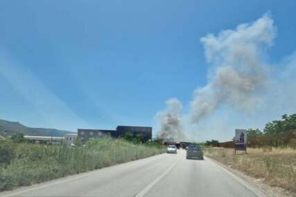 Požar kod Mostara: Devet vatrogasaca na terenu