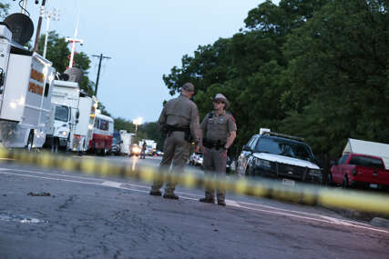 Naoružani napadač ubio dvije i ranio četiri osobe u Teksasu