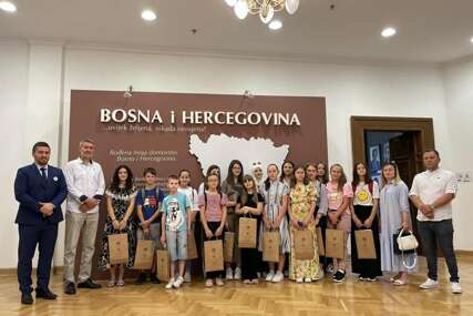 Šesnaest učenika dobilo nagradu: Ademović upriličio prijem u Vijećnici