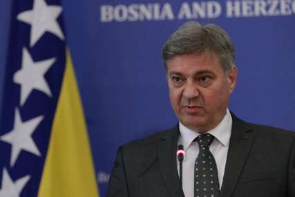 Denis Zvizdić pozvao na hitno raspoređivanje vojnika EUFOR-a i NATO-a u BiH