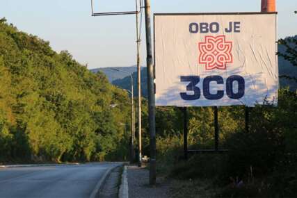 Jarinje i dalje blokirano: Na sjeveru Kosova osvanuli bilbordi "Dobro došli u ZSO"