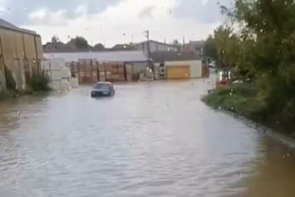 POTOP U SRBIJI  Jaka oluja pogodila više gradova, ulice pod vodom