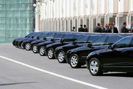 Dodikova vlada donijela odluku: Kupovina luksuznih limuzina najveći prioritet Republike Srpske