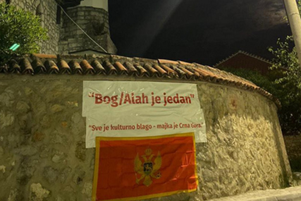 Snažna poruka: Zastava Crne Gore na džamiji u Podgorici