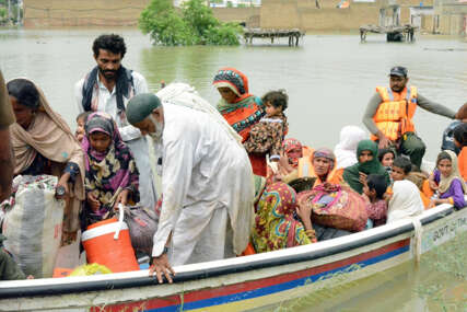 Nezapamćena katastrofa u Pakistanu: U poplavama poginulo više od 1.000 ljudi