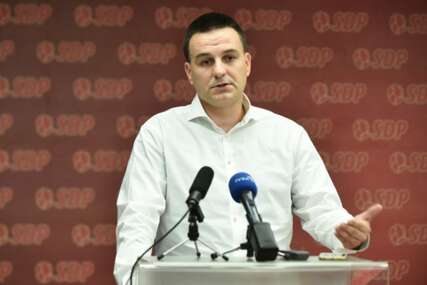 Aner Žuljević: Vlada ne zna kako će isplatiti 100 KM, nema ni račune nezaposlenih