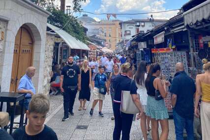 "Sarajevska čaršija, najljepša na svijetu. Puna turista i odličnog raspoloženja"