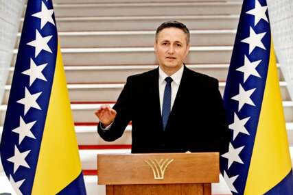 Bećirović: Uskostranačke interese moramo potisnuti u stranu i služiti državi i njenim građanima
