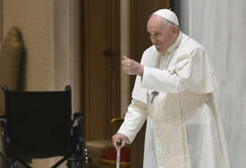 Papa Franjo u bolnici, oglasio se Vatikan
