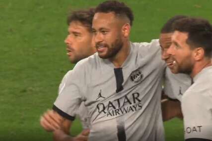 Izgleda da je Neymar odlučio da osvoji Zlatnu loptu. Ovo što radi od početka sezone nije normalno